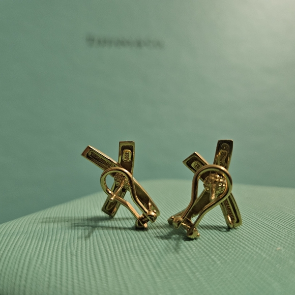 🥰SALE! Tiffany & Co Paloma Picasso 18k yg Signature X Omega Back Earrings - Picture 4 of 12